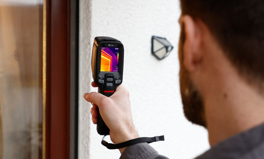 Guide Sensmart E2 – E2 bei einer Oberflächenprüfung