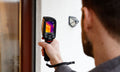 Guide Sensmart E2 – E2 bei einer Oberflächenprüfung